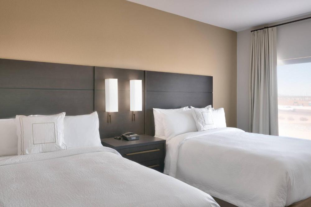 One-Bedroom Queen Suite with Sofa Bed - Hearing Accessible interior